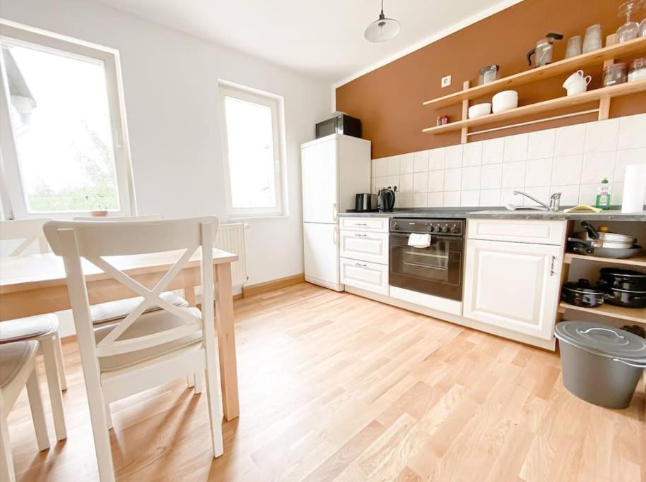 Schoene Ferienwohnung Mit Blick Ueber Stadtwald Lipsk Zewnętrze zdjęcie