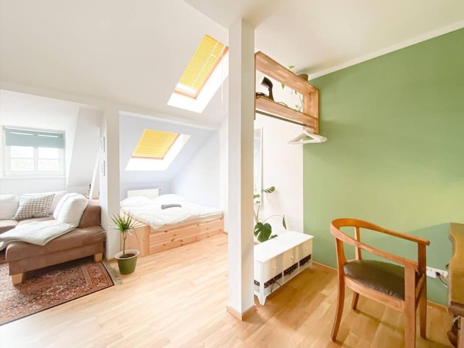 Schoene Ferienwohnung Mit Blick Ueber Stadtwald Lipsk Zewnętrze zdjęcie