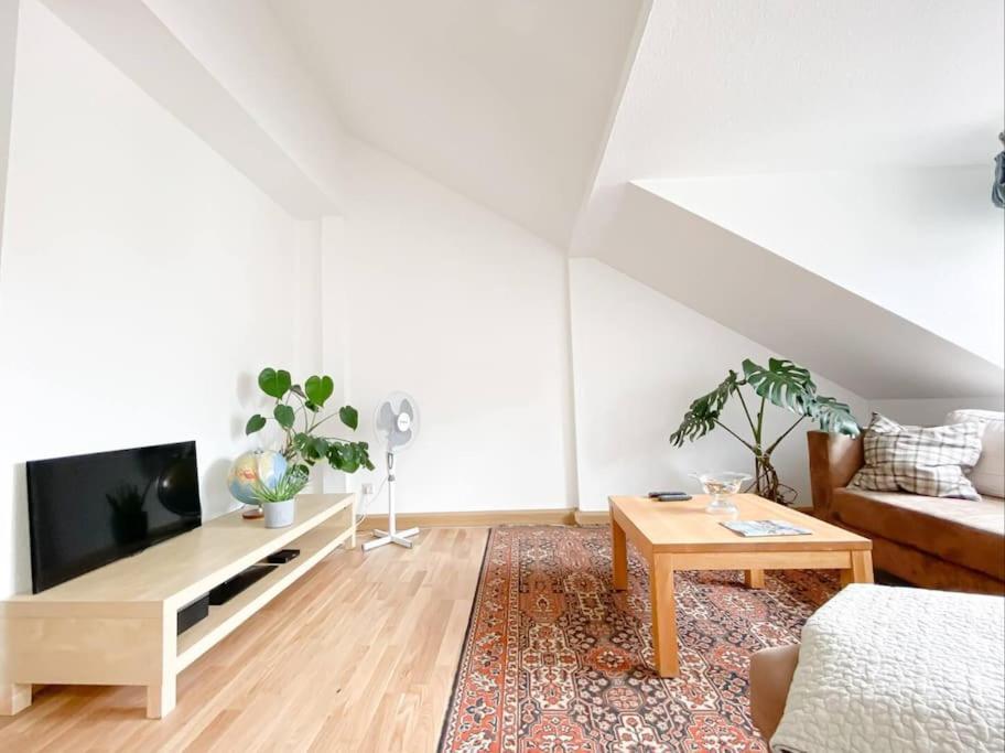 Schoene Ferienwohnung Mit Blick Ueber Stadtwald Lipsk Zewnętrze zdjęcie