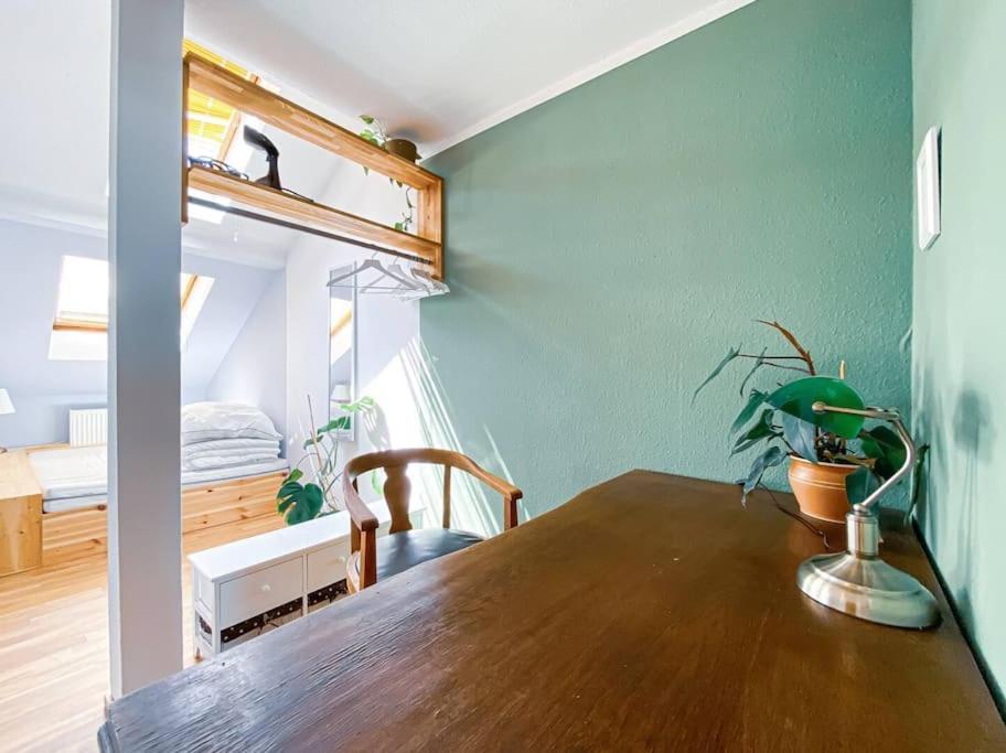 Schoene Ferienwohnung Mit Blick Ueber Stadtwald Lipsk Zewnętrze zdjęcie